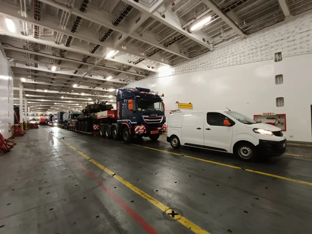 Trasporto mezzi militari